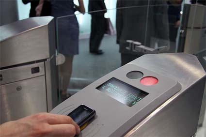 NFC-решение от МТС для оплаты проезда в московском метро с мобильного телефона